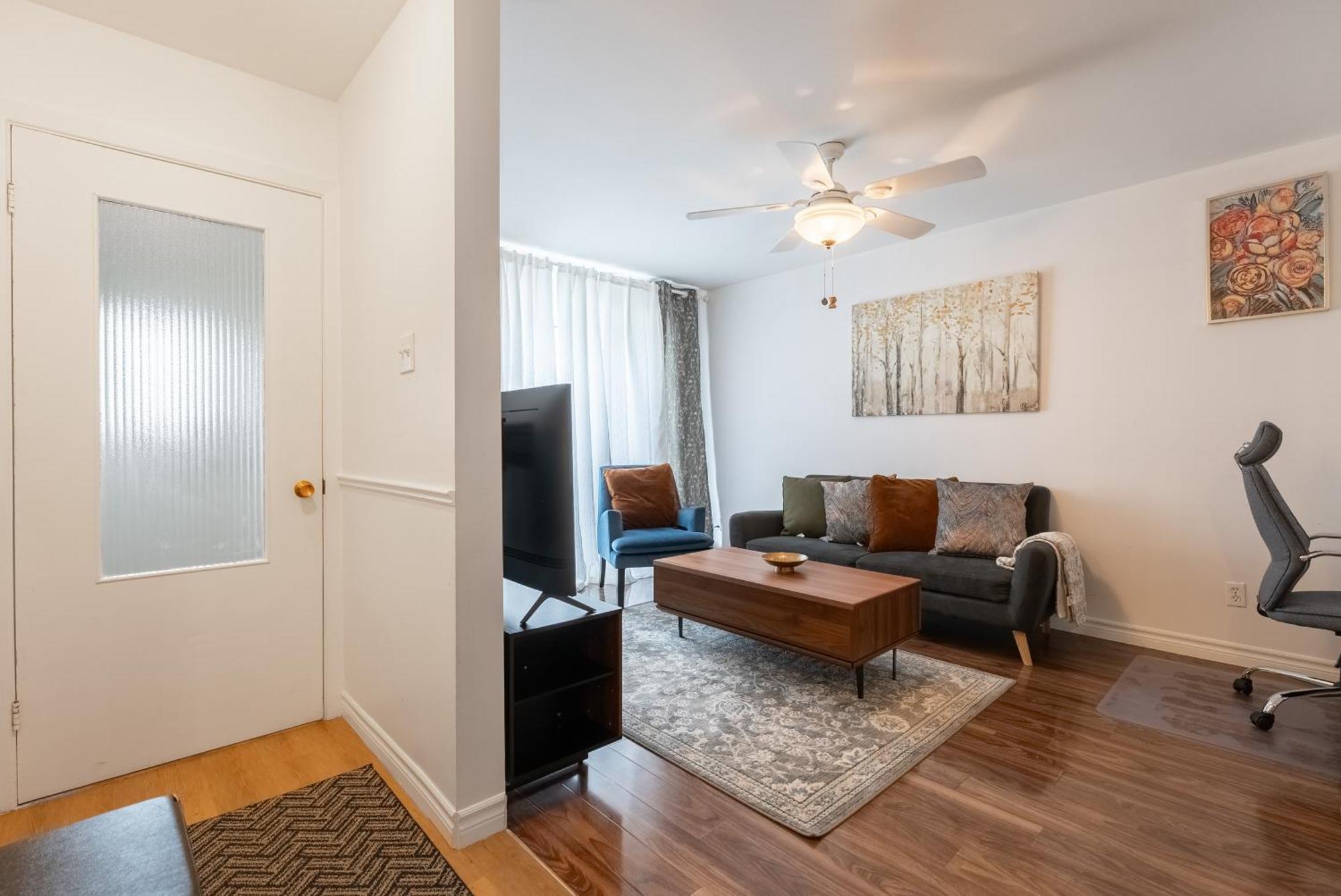 Comfortable Spacious House With Parking Brossard Dış mekan fotoğraf