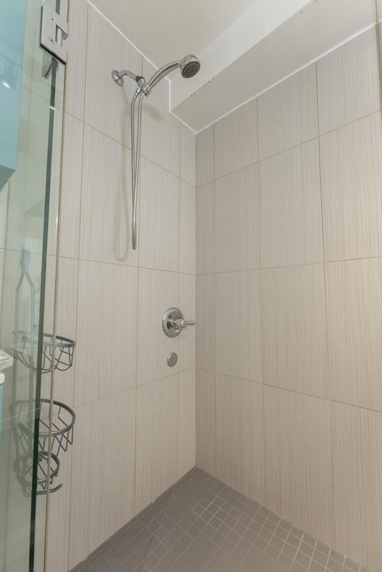 Comfortable Spacious House With Parking Brossard Dış mekan fotoğraf