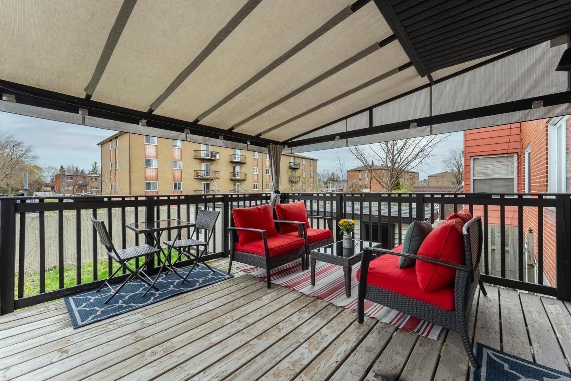 Comfortable Spacious House With Parking Brossard Dış mekan fotoğraf