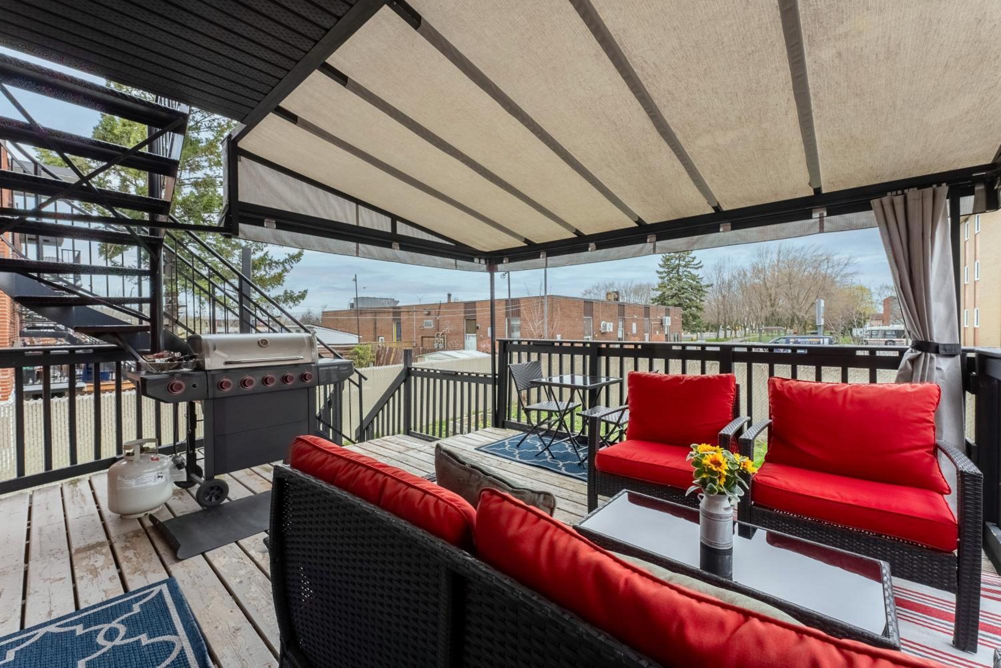 Comfortable Spacious House With Parking Brossard Dış mekan fotoğraf